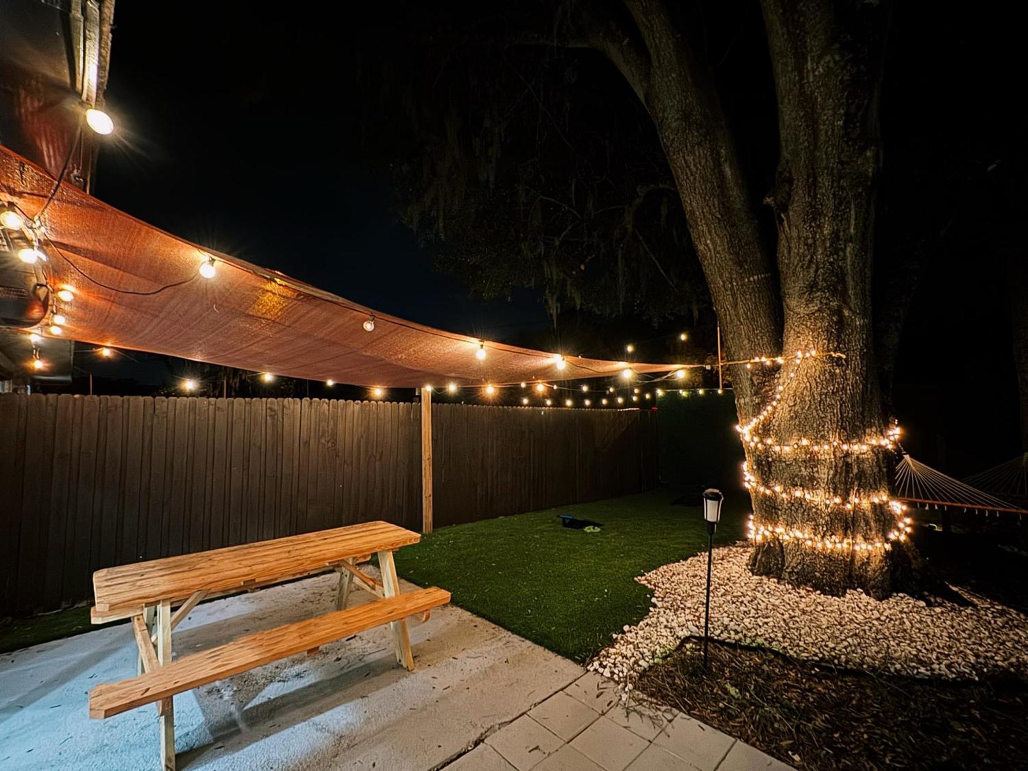 Charm Retreat Modern Haven In Great Location Villa Lutz Exterior photo