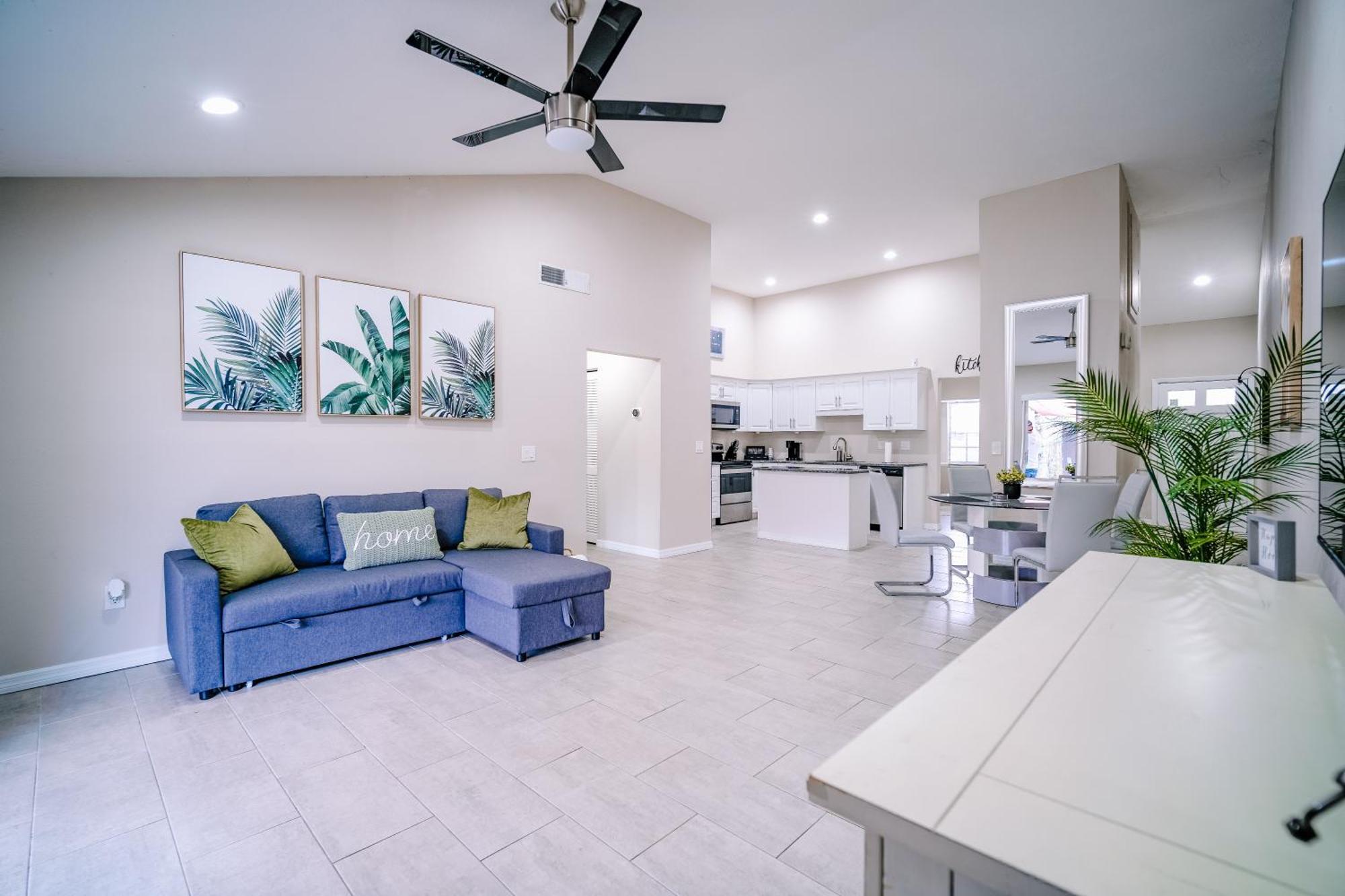 Charm Retreat Modern Haven In Great Location Villa Lutz Exterior photo